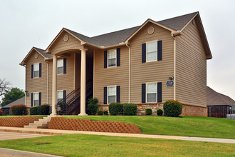 The Enclave at Copper Creek in Stillwater, OK - Building Photo - Building Photo