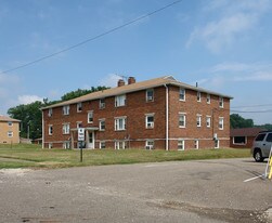 1484 Valentine Cir NW in Canton, OH - Building Photo