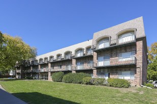 Waldo Heights in Kansas City, MO - Building Photo