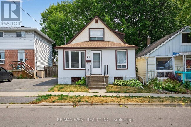 property at 35 Kingscourt Ave