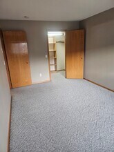 1726 Lake Elmo Dr, Unit 1 in Billings, MT - Foto de edificio - Building Photo