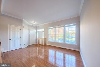 685 Springhouse Square SE in Leesburg, VA - Building Photo - Building Photo