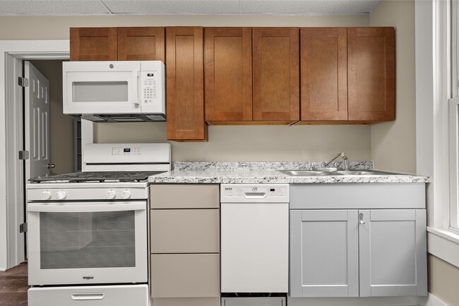 334 1st St, Unit 2nd Floor in Pittsfield, MA - Building Photo - Building Photo