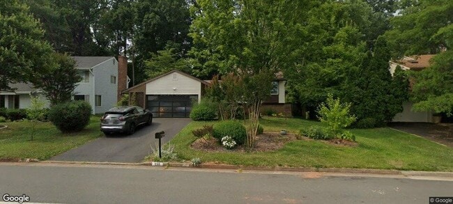 property at 220 Sugarland Run Dr