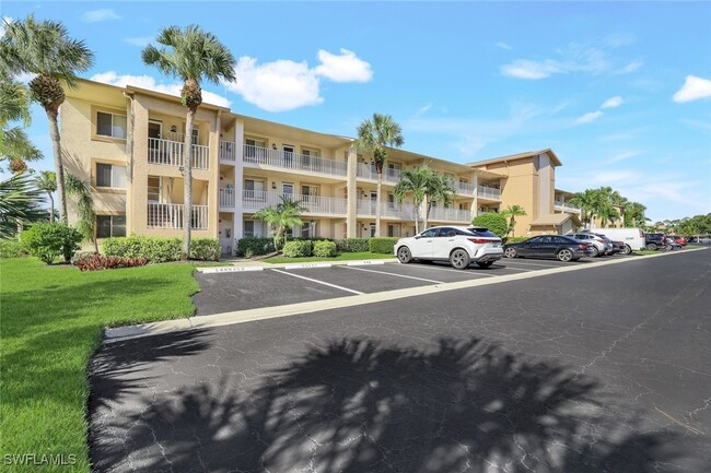 property at 7360 Glenmoor Ln