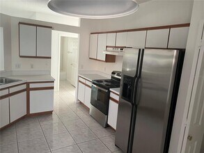 3721 Pickwick Dr in Orlando, FL - Building Photo - Building Photo