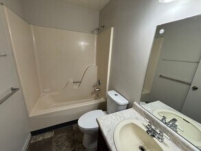 8510 14th St W in Rock Island, IL - Building Photo - Building Photo