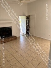 1402 Ashley Dr in Nolanville, TX - Foto de edificio - Building Photo