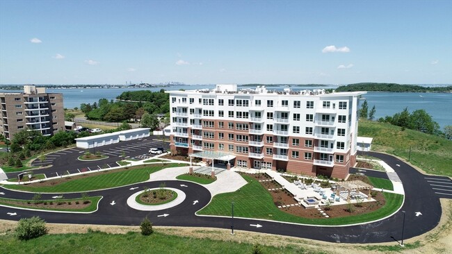 130 Broad Reach in Weymouth, MA - Foto de edificio - Building Photo