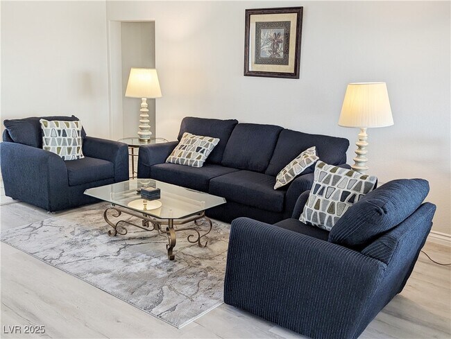 2509 Cog Hill Ln in Las Vegas, NV - Building Photo - Building Photo