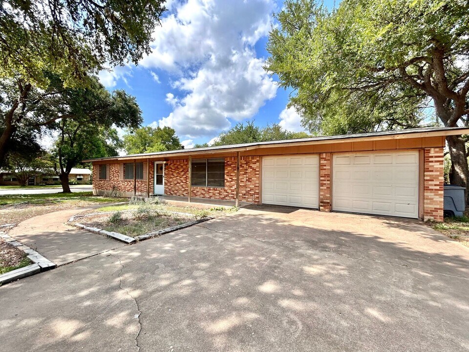 4604 Kiowa Pass in Austin, TX - Building Photo