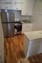 2065 W Lawrence Ave in Chicago, IL - Foto de edificio - Building Photo