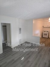 4337 Toland Way in Los Angeles, CA - Foto de edificio - Building Photo
