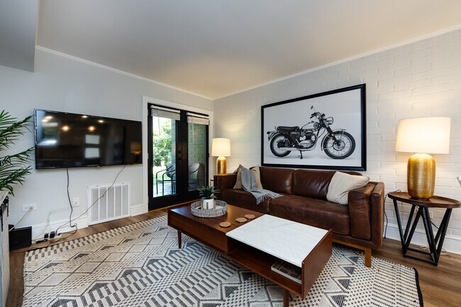 Country Club Apartments in Charlotte, NC - Foto de edificio - Building Photo