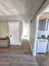 36 Hilton St, Unit Unit 3R in Pawtucket, RI - Building Photo - Building Photo