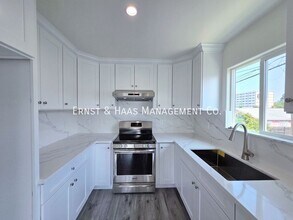 1320 Lewis Ave in Long Beach, CA - Building Photo - Building Photo