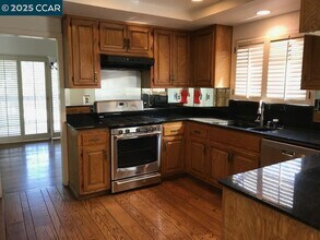 20 Tamarisk in Moraga, CA - Building Photo - Building Photo