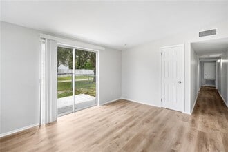 5300 6th Ave S in St. Petersburg, FL - Building Photo - Building Photo