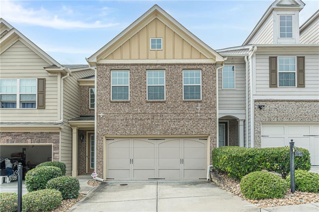 5725 Radford Loop in Fairburn, GA - Building Photo