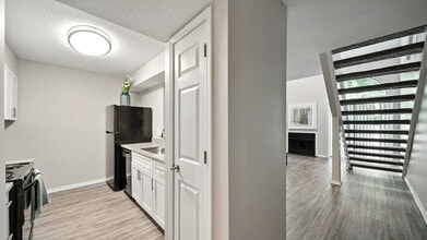 The Vale Apartments and Townhomes in Cordova, TN - Building Photo - Building Photo