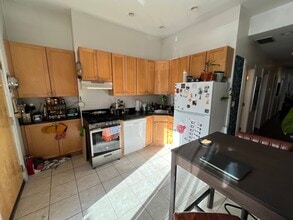 1548 Tremont St, Unit 3 in Boston, MA - Building Photo - Building Photo