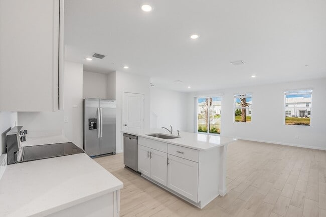 property at 587 Salisbury Cir