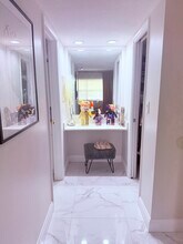 545 Oaks Ln, Unit APT 204 in Pompano Beach, FL - Building Photo - Building Photo