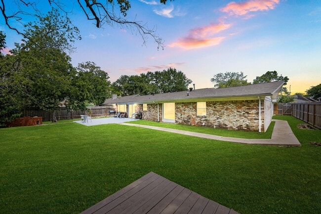 property at 7606 Richmond Ave.