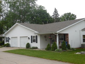 Riverbend Apartments in Middlebury, IN - Building Photo - Building Photo