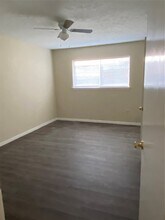 12051 Troulon Dr in Houston, TX - Building Photo - Building Photo