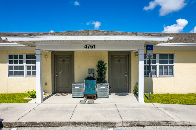 4701 Swanson Loop in North Fort Myers, FL - Building Photo - Building Photo