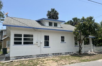 122 S Peninsula Dr in Daytona Beach, FL - Building Photo - Building Photo