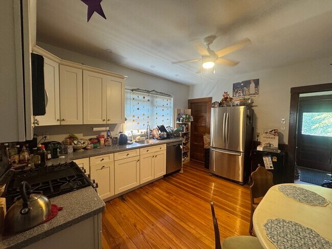 property at 8 Foskett St