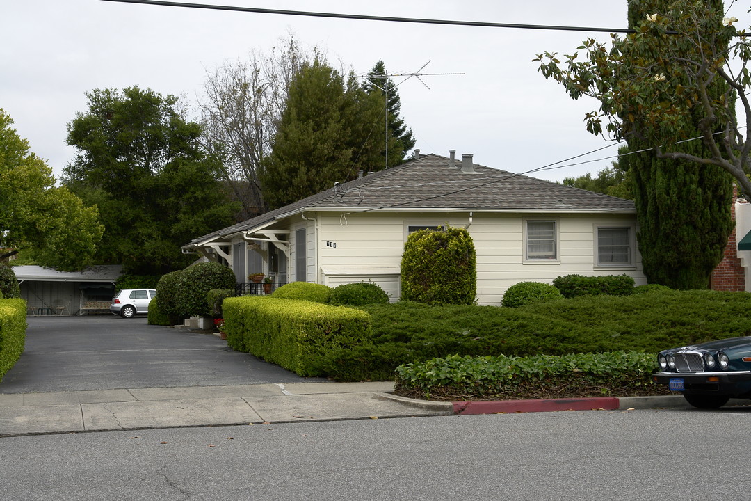 718-722 Live Oak Ave in Menlo Park, CA - Building Photo