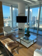 92 SW 3rd St in Miami, FL - Building Photo - Building Photo
