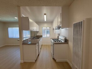 5461 Kester Ave in Los Angeles, CA - Building Photo - Building Photo