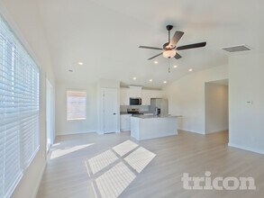 1225 Crested Iris St in Moore, SC - Foto de edificio - Building Photo