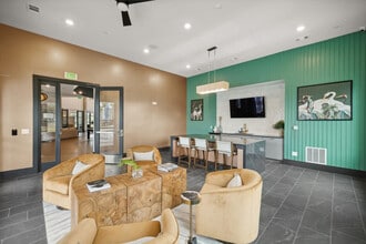 Ascend At Pathstone in Pensacola, FL - Foto de edificio - Building Photo