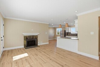 400 La Casa Ave in San Mateo, CA - Building Photo - Building Photo