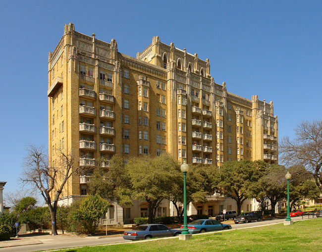 Aurora Apartments in San Antonio, TX - Building Photo - Building Photo