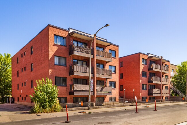4455 Saint-Urbain Rue