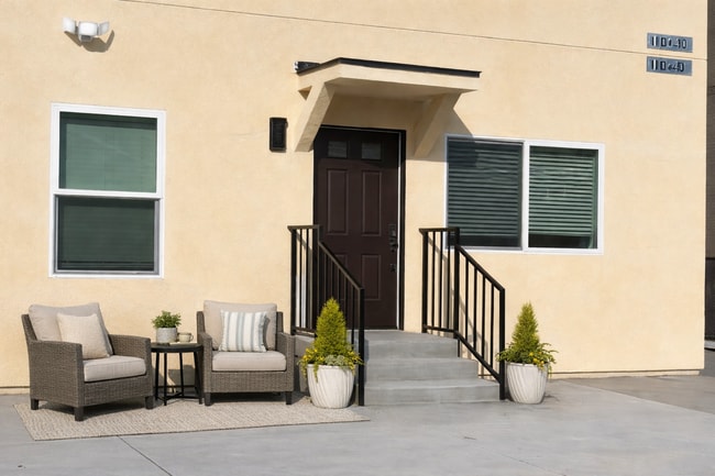 property at 11040 Genesta Ave