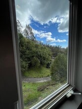 7181 Thorndale Dr, Unit 3 in Oakland, CA - Foto de edificio - Building Photo