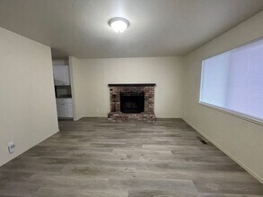 31 W Dollison St-Unit -31 W Dollison #A [PRM: Marlene] in Eureka, CA - Foto de edificio - Building Photo