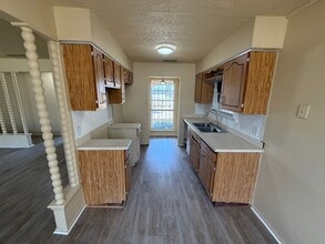 2722 N St Augustine Rd in Dallas, TX - Building Photo - Building Photo