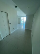 350 S Miami Ave, Unit 1715 in Miami, FL - Building Photo - Building Photo