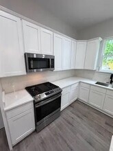 2240 Caroline St in Mandeville, LA - Foto de edificio - Building Photo