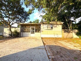 240 State St in North Fort Myers, FL - Building Photo