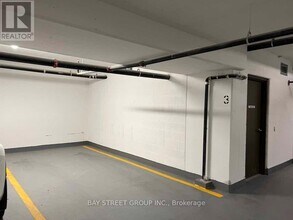 39 Roehampton Ave in Toronto, ON - Building Photo - Building Photo