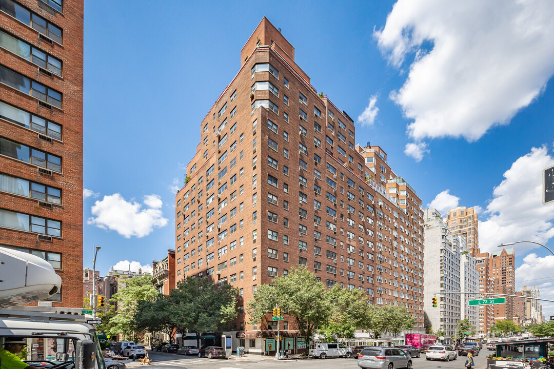 181 E 73rd St in New York, NY - Building Photo